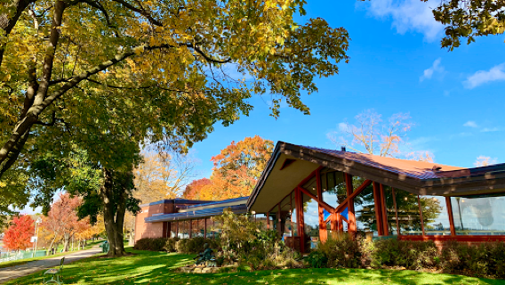 Lake Geneva Public Library