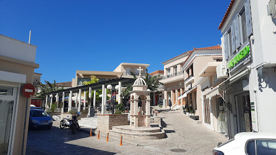 Central square karlovasi