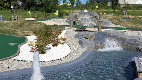 Rolling Hills Miniature Golf