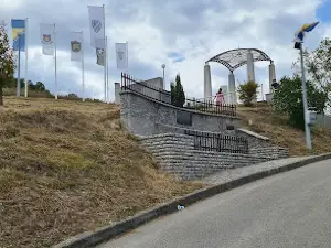 Turbe generala Izeta Nanića i šehida 505. Viteške brigade