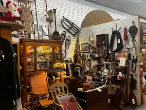 Williamsburg Vendors Mall