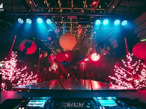 MANHATTAN disco club