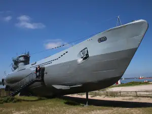 German submarine U-995