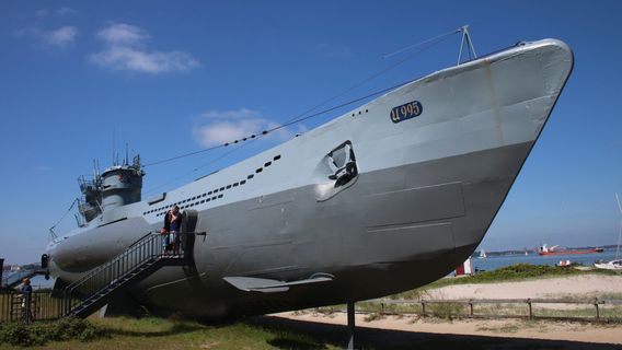 German submarine U-995