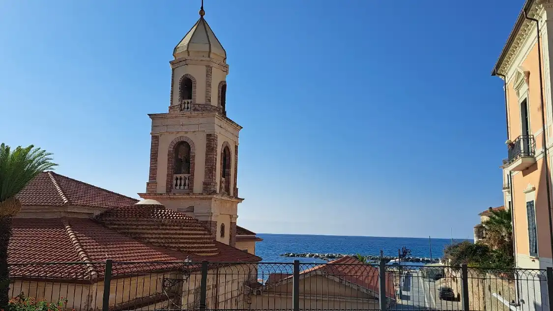 Hotel in zona Santuario di Santa Maria a Mare