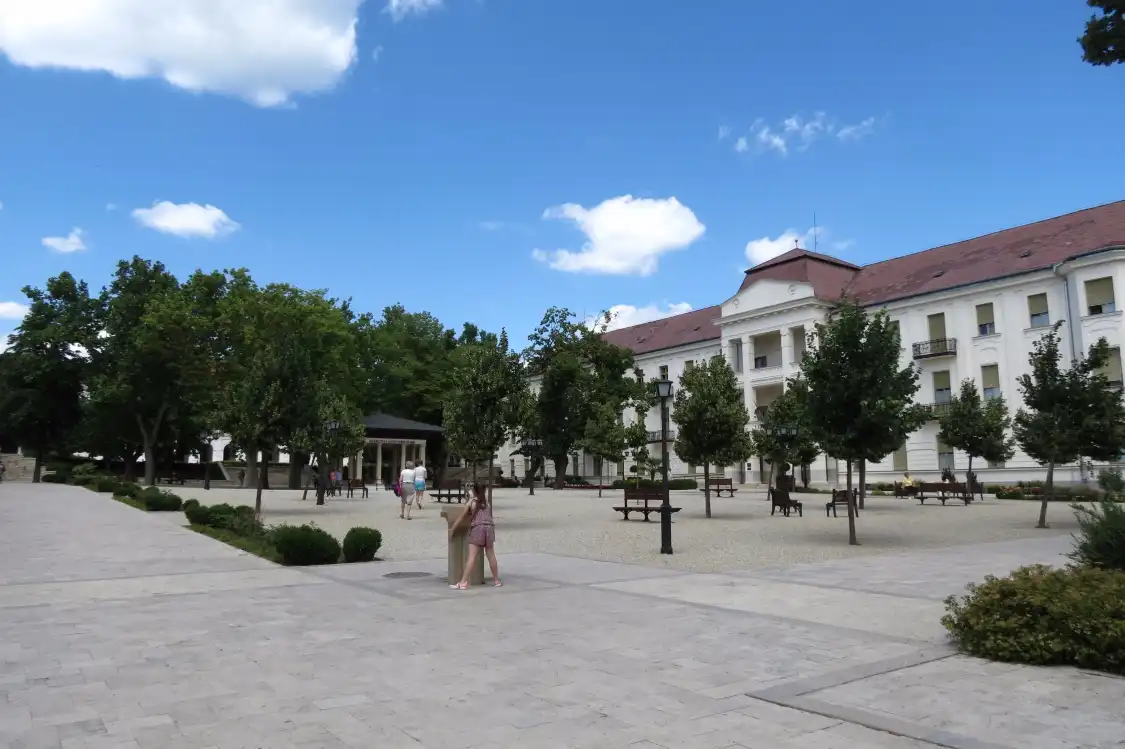 Hotels near Kossuth Lajos Drinking Hall