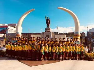 Phraya Surin Phakdi Si Narong Changwang (Pum) Monument