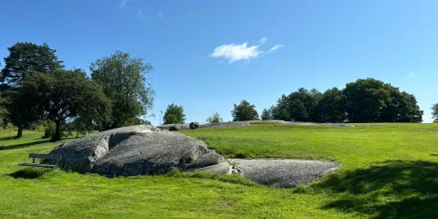 Släbro Hällristningar