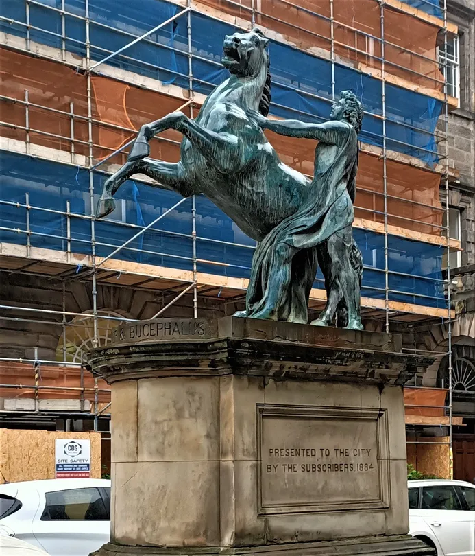 3_Alexander and Bucephalus Statue