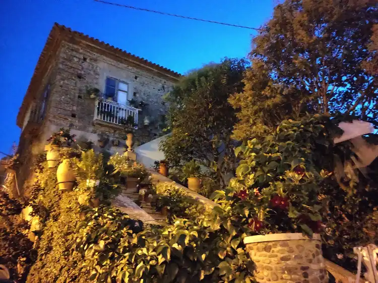 Hotels in Motta Santa Lucia