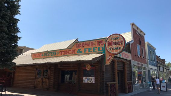 Maggie's Diner (Heartland TV Film Set)