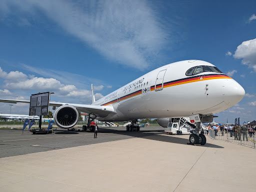 Compare 5 airports near Schonefeld