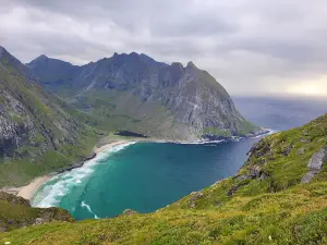 Ryten/Kvalvika Beach Trail