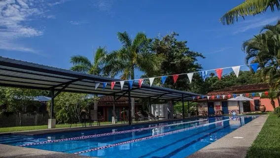 Peak suites & swimming