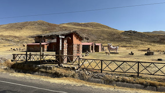 Amaru Wasi - Checa Toro, Pottery museum and rest house