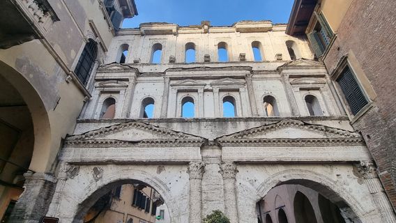 Porta dei Borsari