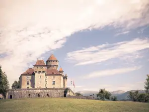 Le Castle de Montrottier
