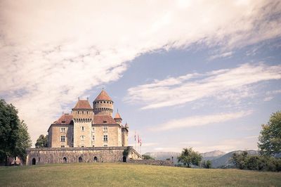 Le Castle de Montrottier