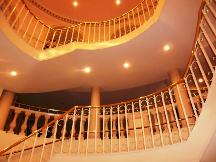 Hotels in der Nähe von New Theatre