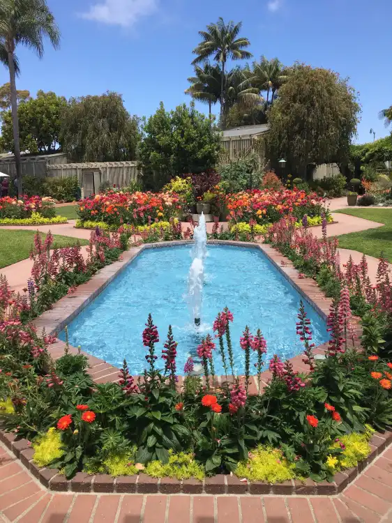 Hotel berhampiran Sherman Library & Gardens