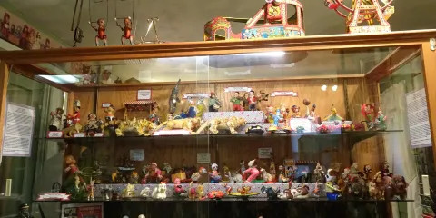 The Children's Toy & Doll Museum