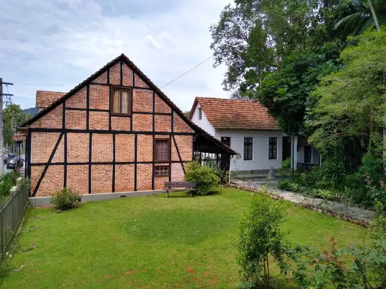Hotels near Cemiterio De Gatos
