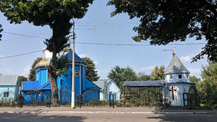 Hotel dekat Assumption (wooden) Church