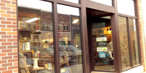 Shaviq Boutique and Art Gallery