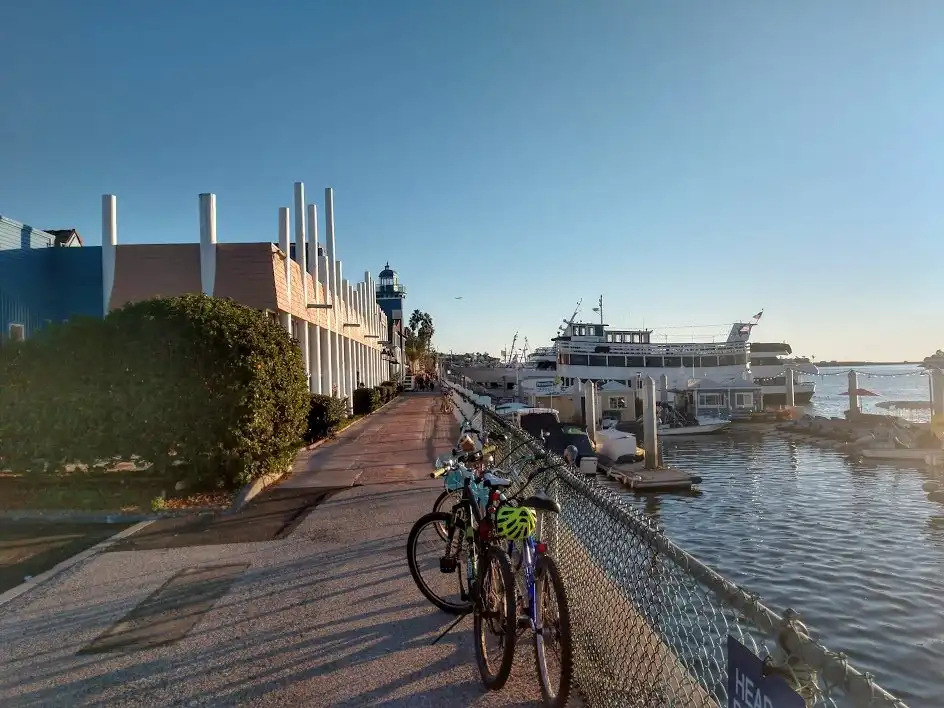 Отели рядом с достопримечательностью «Marina del Rey Harbor»