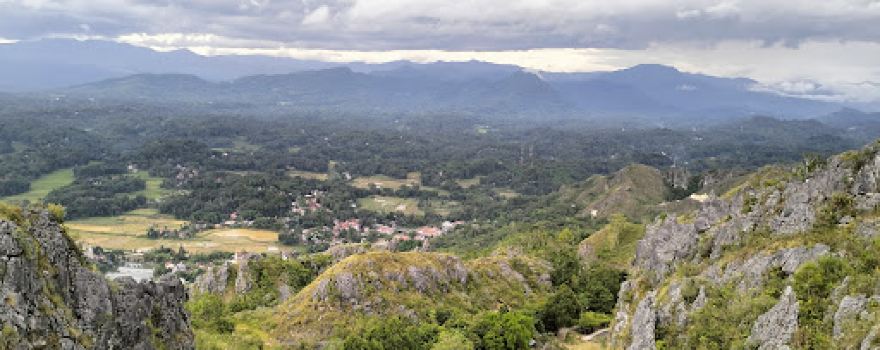 Patung Lakipadada