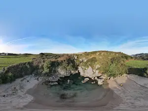 playa interior Gulpiyuri