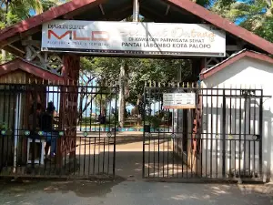 Pantai Labombo