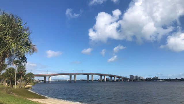Daytona Beach Regional Library