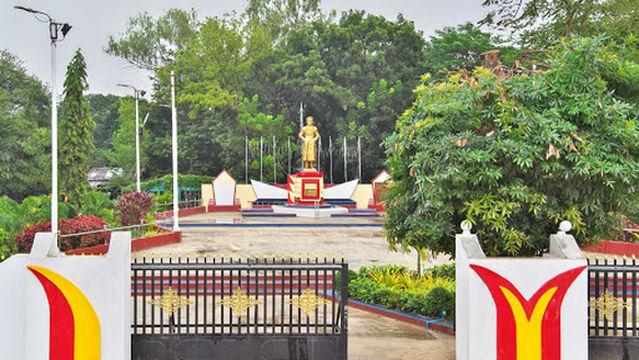 Statue of Bogyoke Aung San