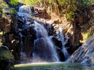 Kyaik Htee Yoe Waterfall ဍာ်လဂေါဝ်ကျာ်ဣသိယဵု
