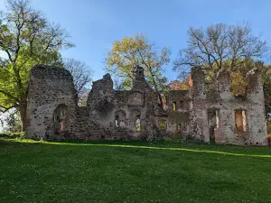 Renaissanceschlossruinen und Parkanlage Putzar
