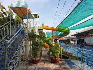 Hồ Bơi Biển Xanh