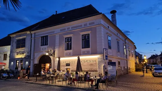 Elfenhof Vinothek & Weinbar