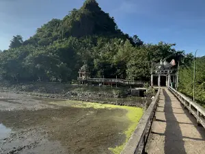 Loon Nya Blue Lake