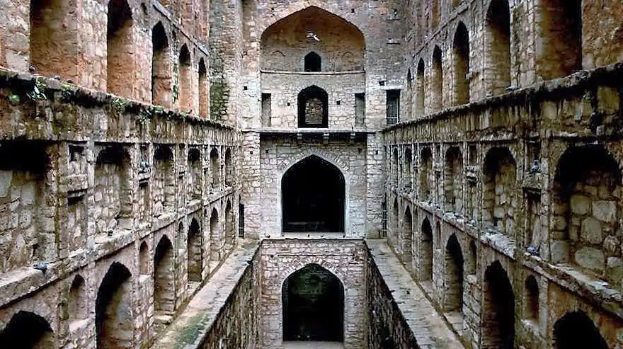 Hotels near Purana Quila