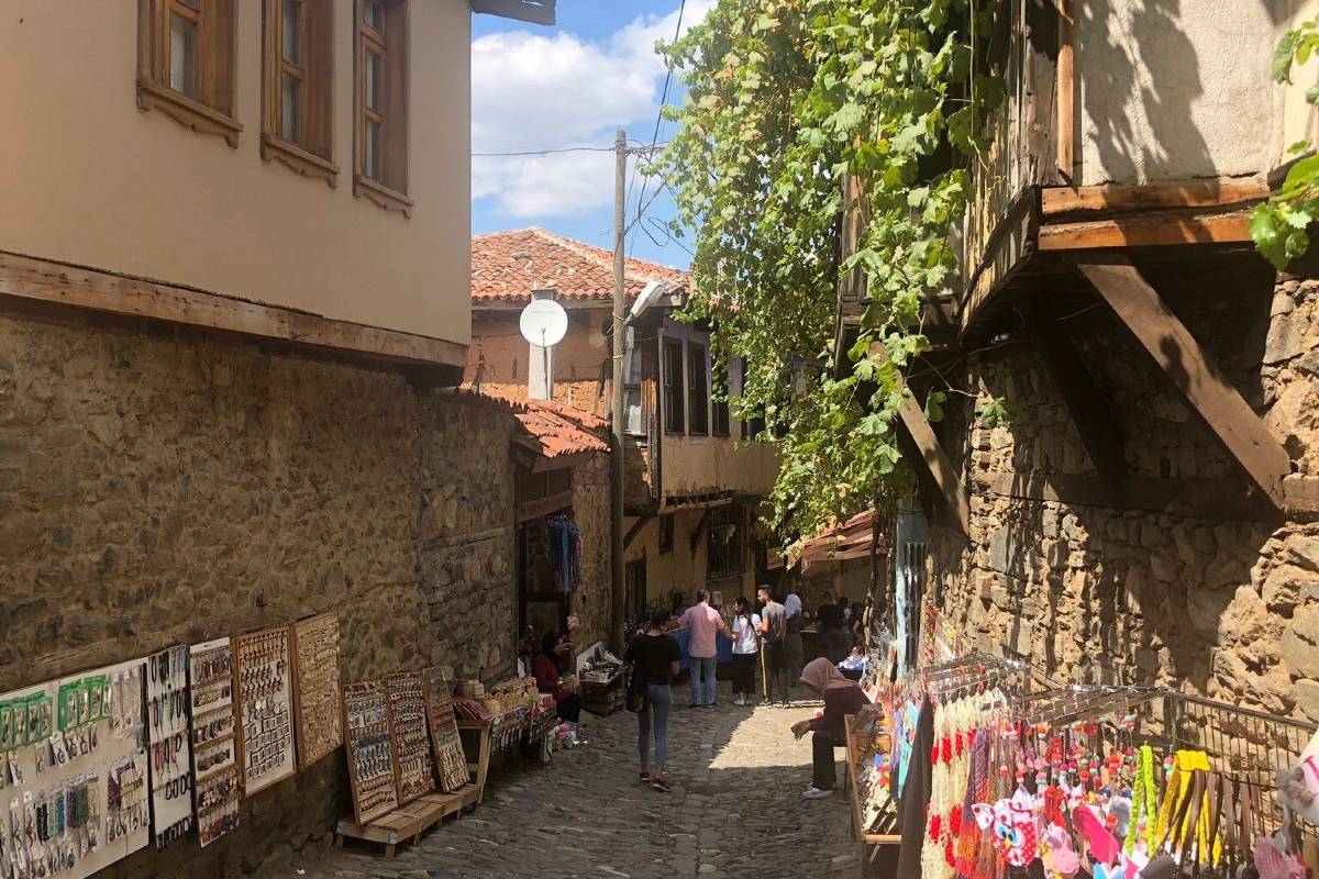 0HJ4r12000h01aj9u562E_C_1200_800_Q70.jpg?proc=source%2ftrip