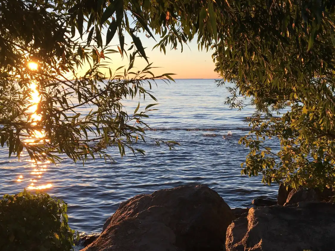 Hotels near Lakeside Park Beach