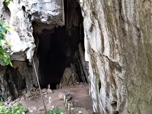 Phnom Chhngok Cave