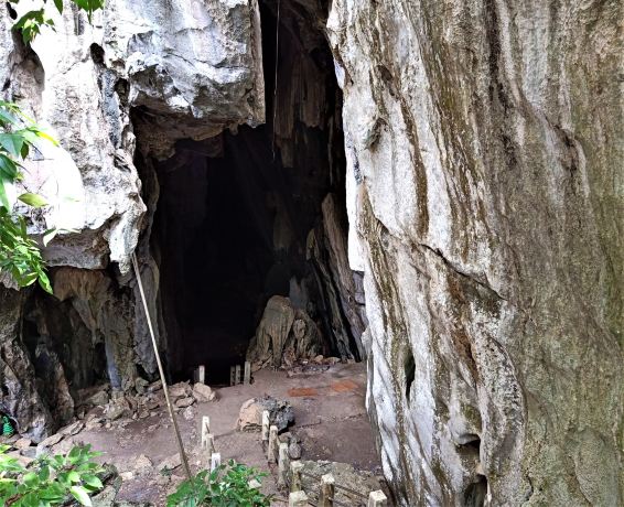 Phnom Chhngok Cave