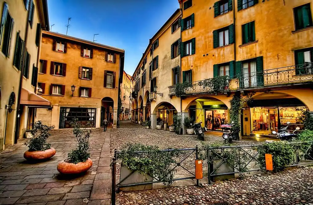 Hotel in zona Quartiere dell'Antico Ghetto Ebraico