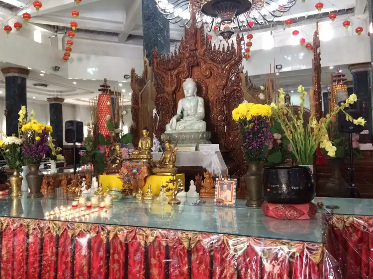 Hotels in Dolat Rayat