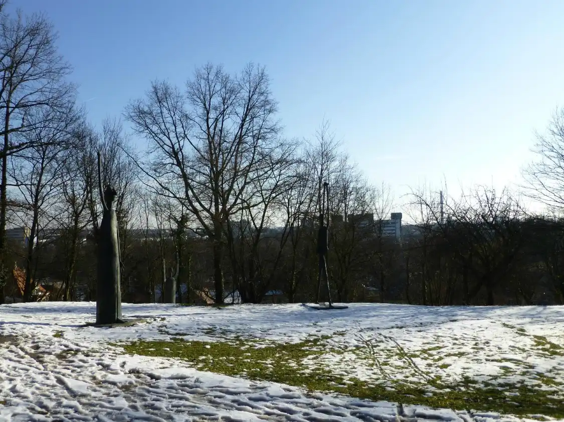 Отели рядом с достопримечательностью «Heinrich-Kirchner-Skulpturengarten am Burgberg»