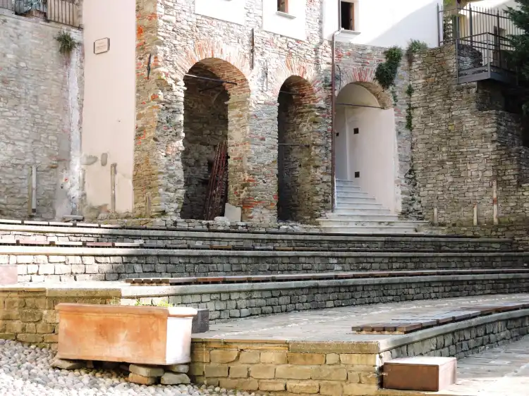 Hotels near Teatro Romano