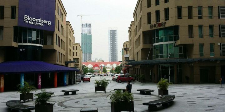 Strand Mall