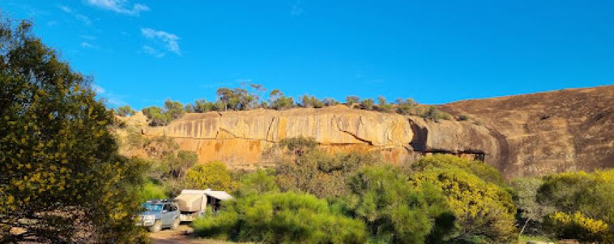 Elachbutting Rock